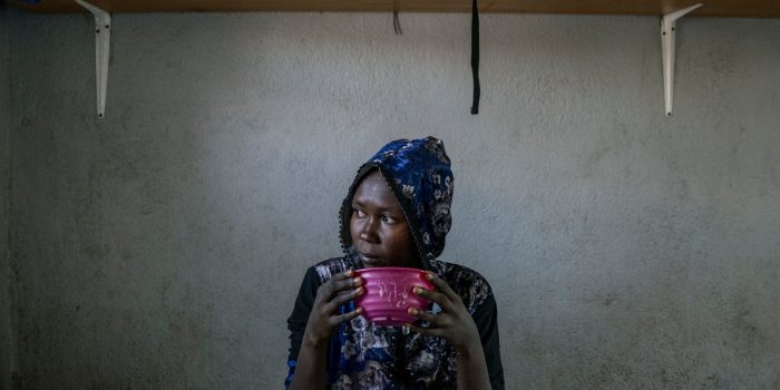 00HS-tb-cameroon-01-qtfj-mediumSquareAt3X-4mxSU9-rss