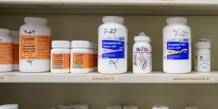 01HS-DRUG-COSTS-mhvj-mediumSquareAt3X-hOB9Vd-rss