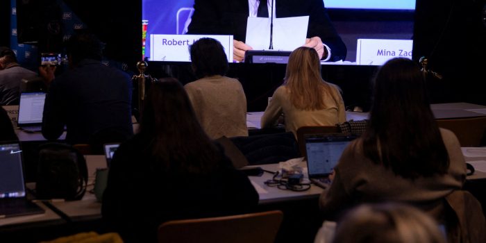 05HS-vaccines-01b-qkjf-mediumSquareAt3X-gMHBEV-rss