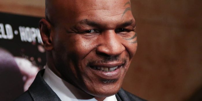 06MAHA-SUPERBOWL-AD1-mediumSquareAt3X-tTQtlE-rss