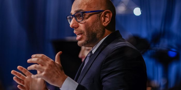 09HS-committee-01-qtjf-mediumSquareAt3X-EdrOCf-rss