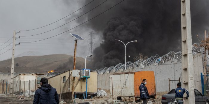 10int-oil-strikes-health-lqjv-mediumSquareAt3X-nvN9DN-rss