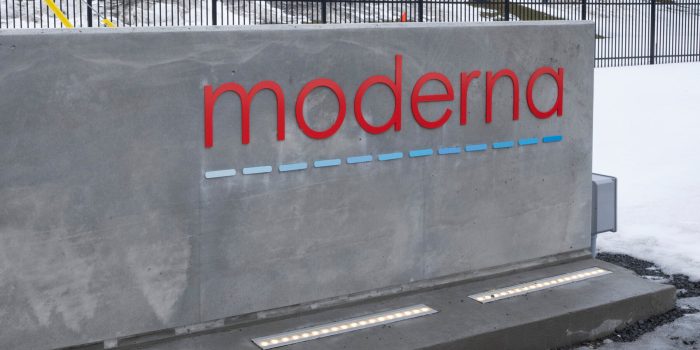 18HS-MODERNA-VACCINE-vtjk-mediumSquareAt3X-pNfvkn-rss