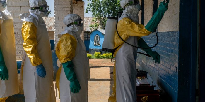 24int-france-ebola-wtcq-mediumSquareAt3X-v6YlUB-rss
