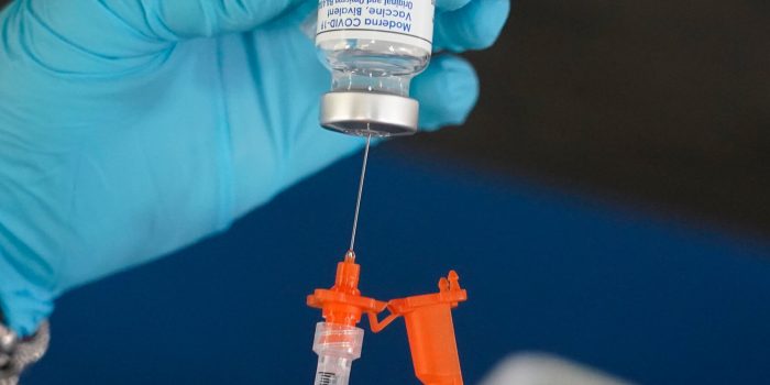 27HS-FDA-COVID-VACCINES-02-kpgv-mediumSquareAt3X-x6dQUe-rss
