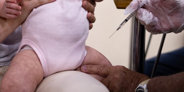 28HS-COVID-DEATHS-mediumSquareAt3X-37fXg6-rss