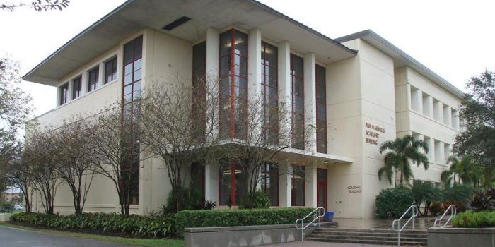 Ave_Maria_-_a_new_township_in_Florida_founded_in_2006_-_53413266185-f6bkYQ-rss