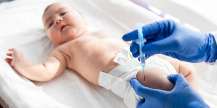 Baby20receiving20vaccine20in20leg-Uep3Pt-rss