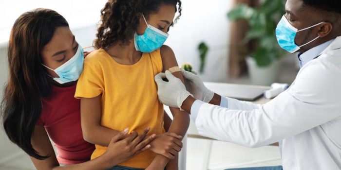 Girl20gets20HPV20vaccine-gyDi0W-rss