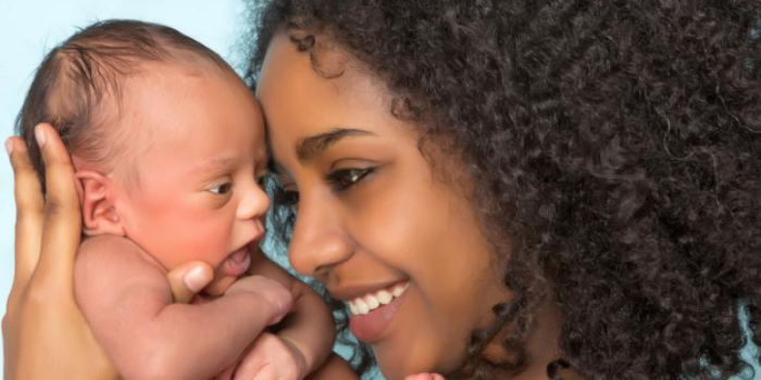 Infant20with20mom-QIOm6R-rss