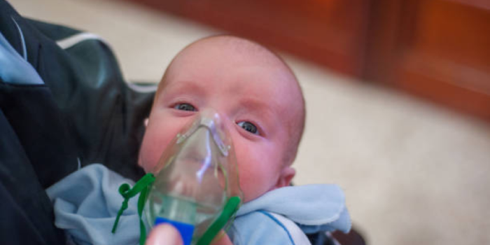 Infant20with20oxygen20mask-pk4JLR-rss