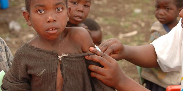 Measles20vax20in20Africa-Julien20Harneis-2FUlAV-rss