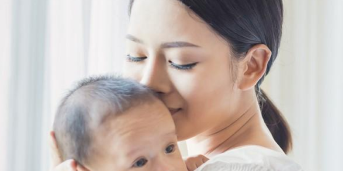 Mom20and20baby-gnKPYR-rss