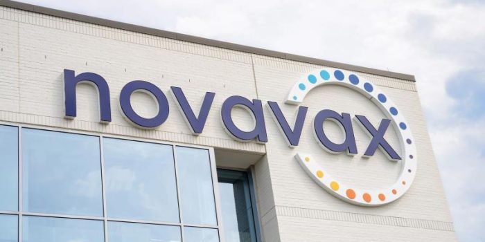 Novavax20Logo20on20building-BxSjdq-rss