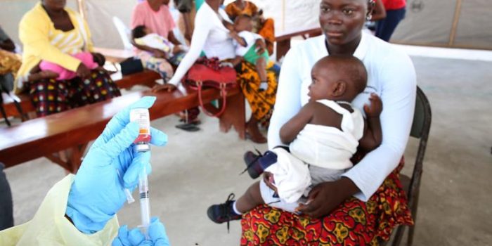 Nurse20preps20child20vax20in20Liberia-World20Bank-hSNLdL-rss