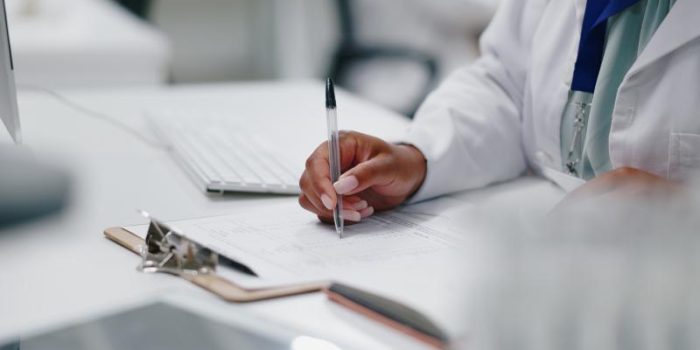 Taking20notes20on20a20report-KMcYx9-rss