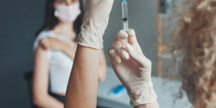 Vaccinating20nurse_0-vp1ALw-rss