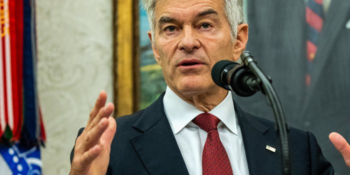 XXHS-Obamacarerules-01-zmlw-mediumSquareAt3X-VXe2T1-rss