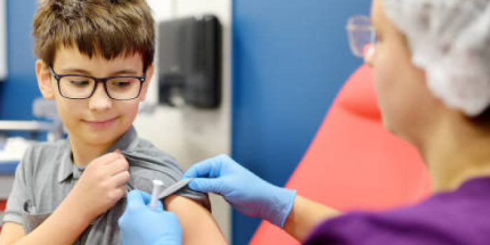 Young20boy20getting20vaccinated-2McY5O-rss