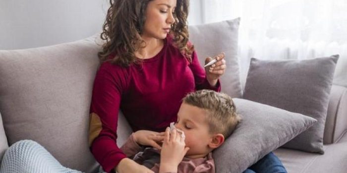 mother_checking_sick_sons_temp_0-Sjddld-rss